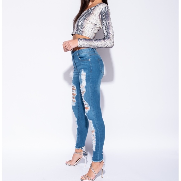 Distressed Frayed Hem High Waist Jeans - Picture 4 of 8